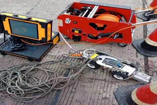 宝兴CCTV管道检测机器人