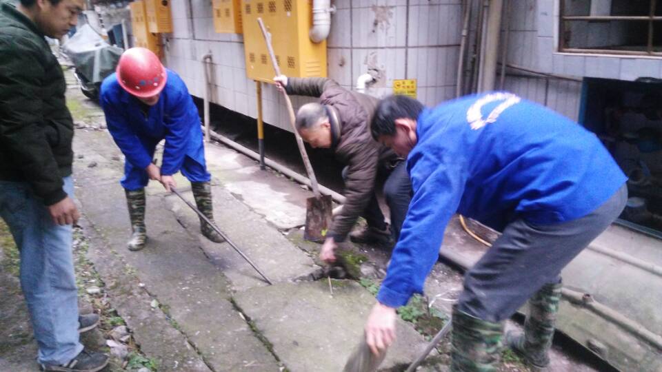 宝兴清掏化粪池、管道疏通一站式服务<高效><技术><可靠>